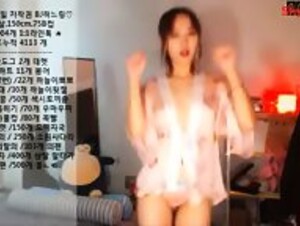 Karaoke Hot Girls nolaebang hwakkeunhan seobiseu (2018)