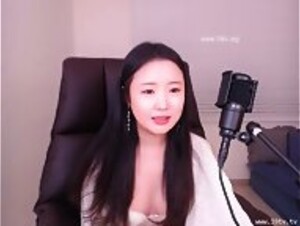 Shy Asian girl give a blowjob